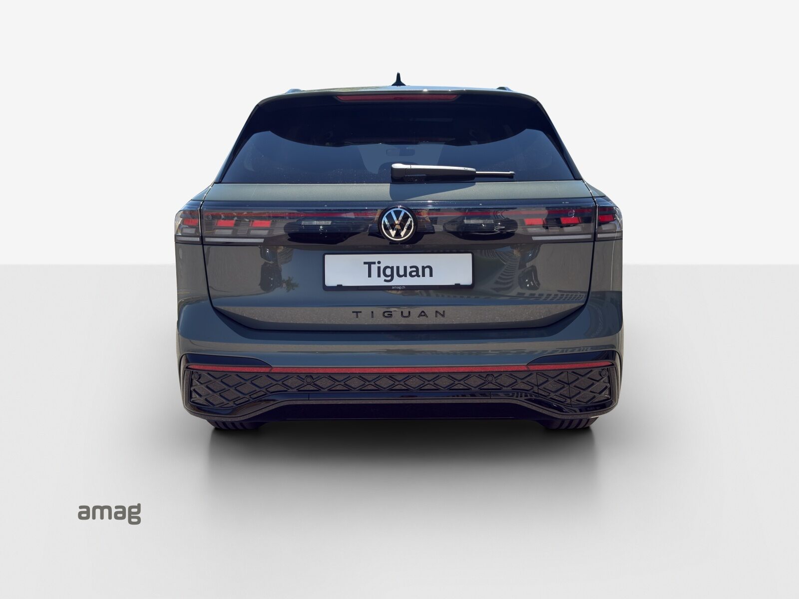 VW Tiguan R-Line, Hybride Intégral Essence/Électricité, Voiture de démonstration, Automatique - 4