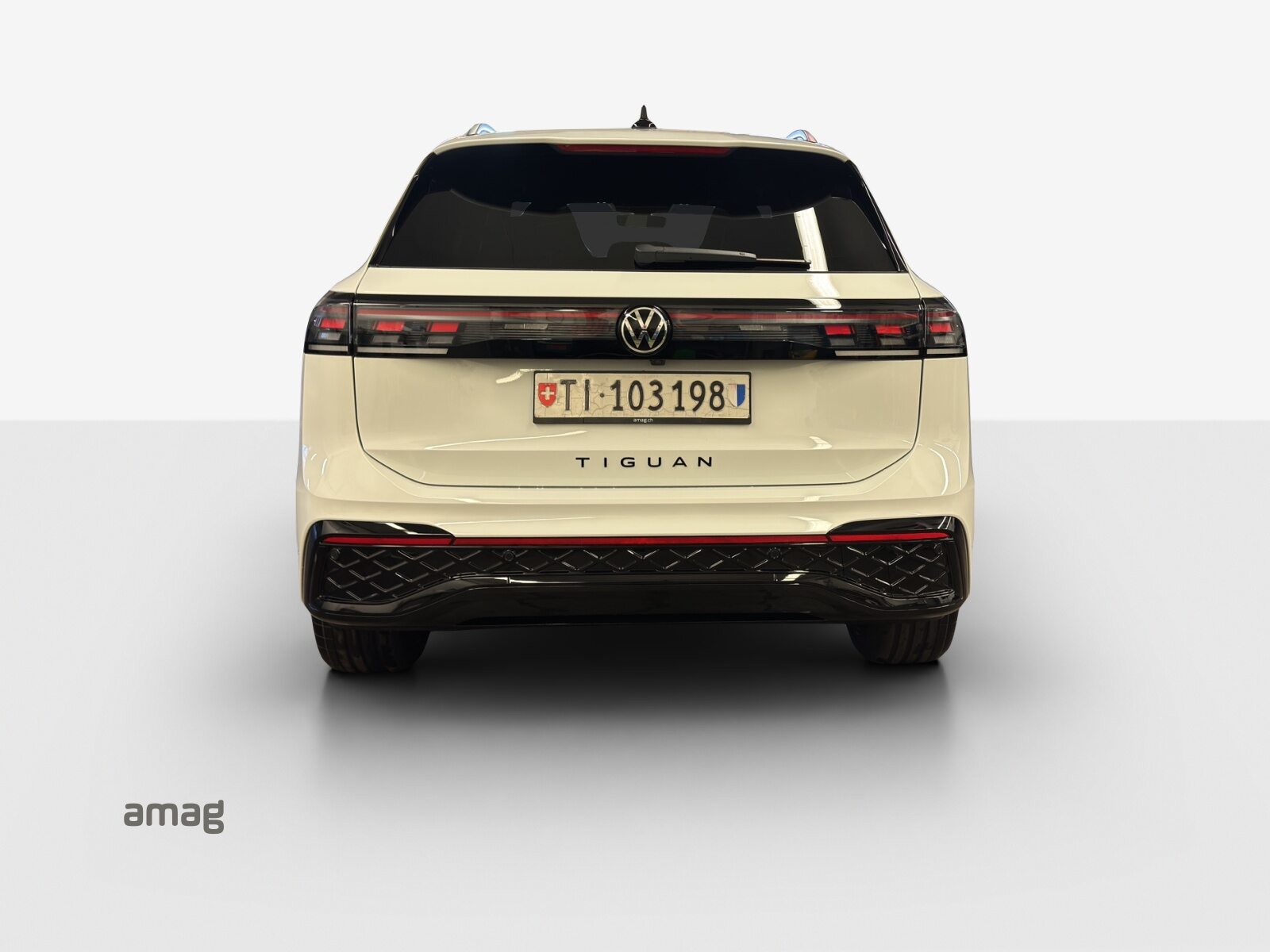 VW Tiguan R-Line, Essence, Voiture de démonstration, Automatique - 4