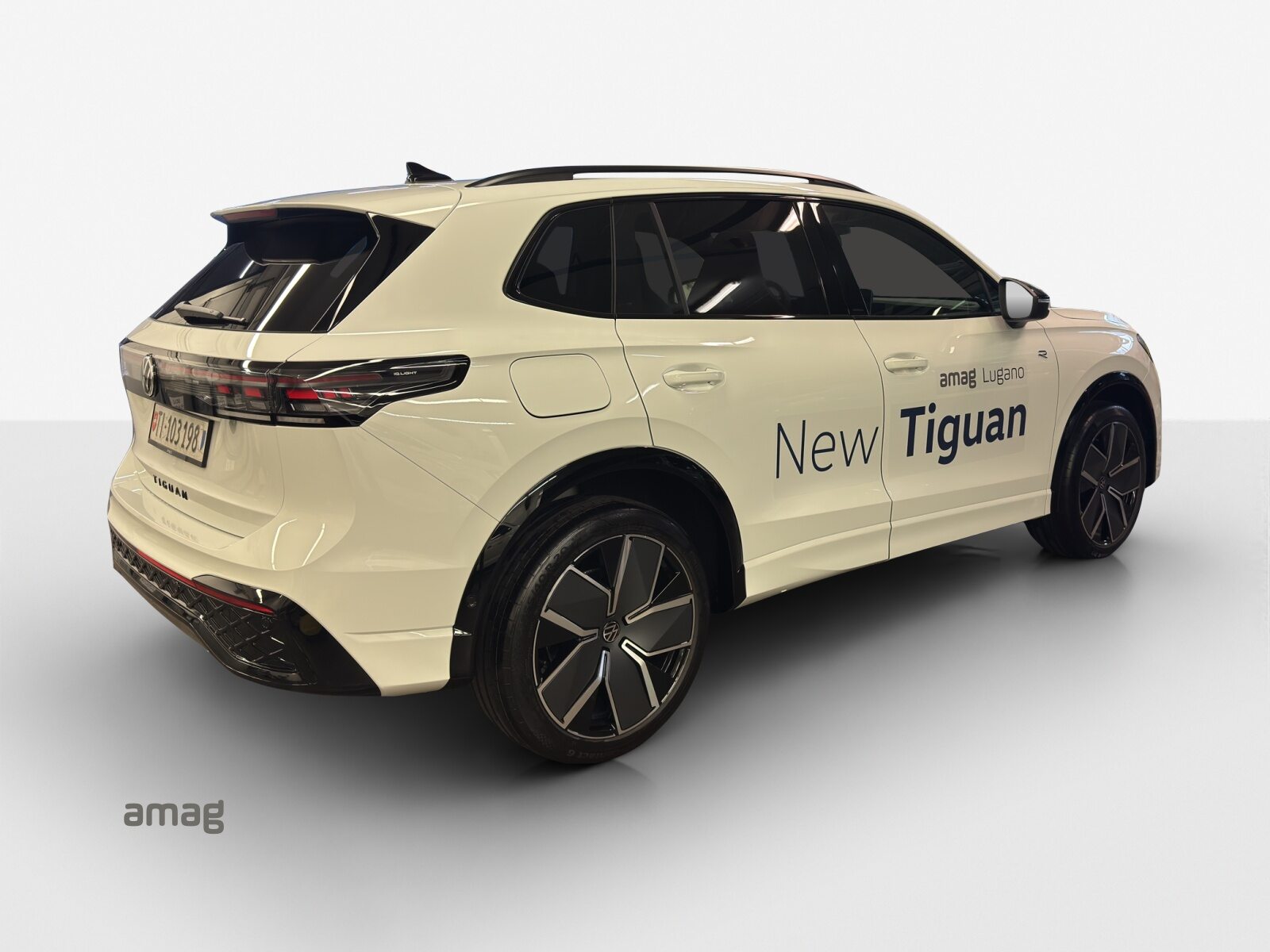 VW Tiguan R-Line, Essence, Voiture de démonstration, Automatique - 5