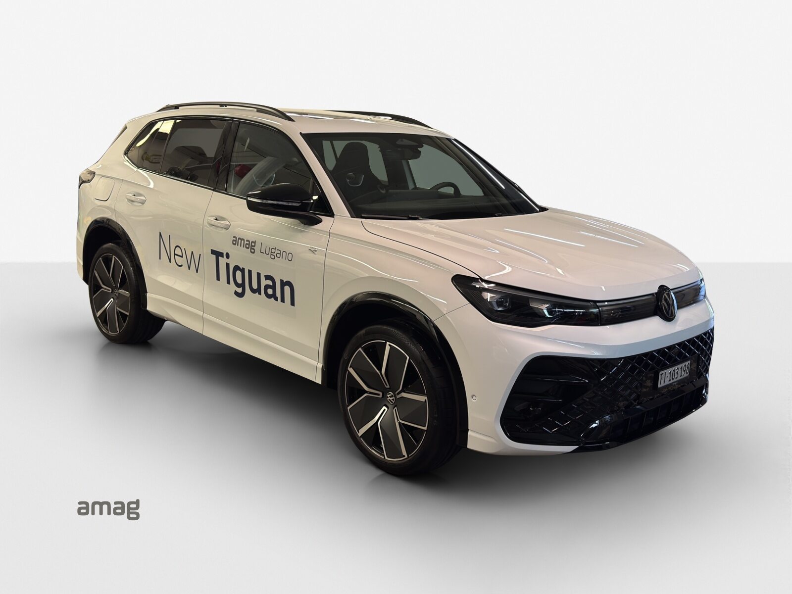 VW Tiguan R-Line, Essence, Voiture de démonstration, Automatique - 6