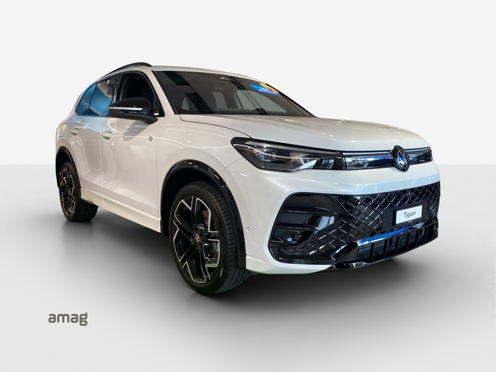 VW Tiguan R-Line UNITED, Petrol, Ex-demonstrator, Automatic - 6