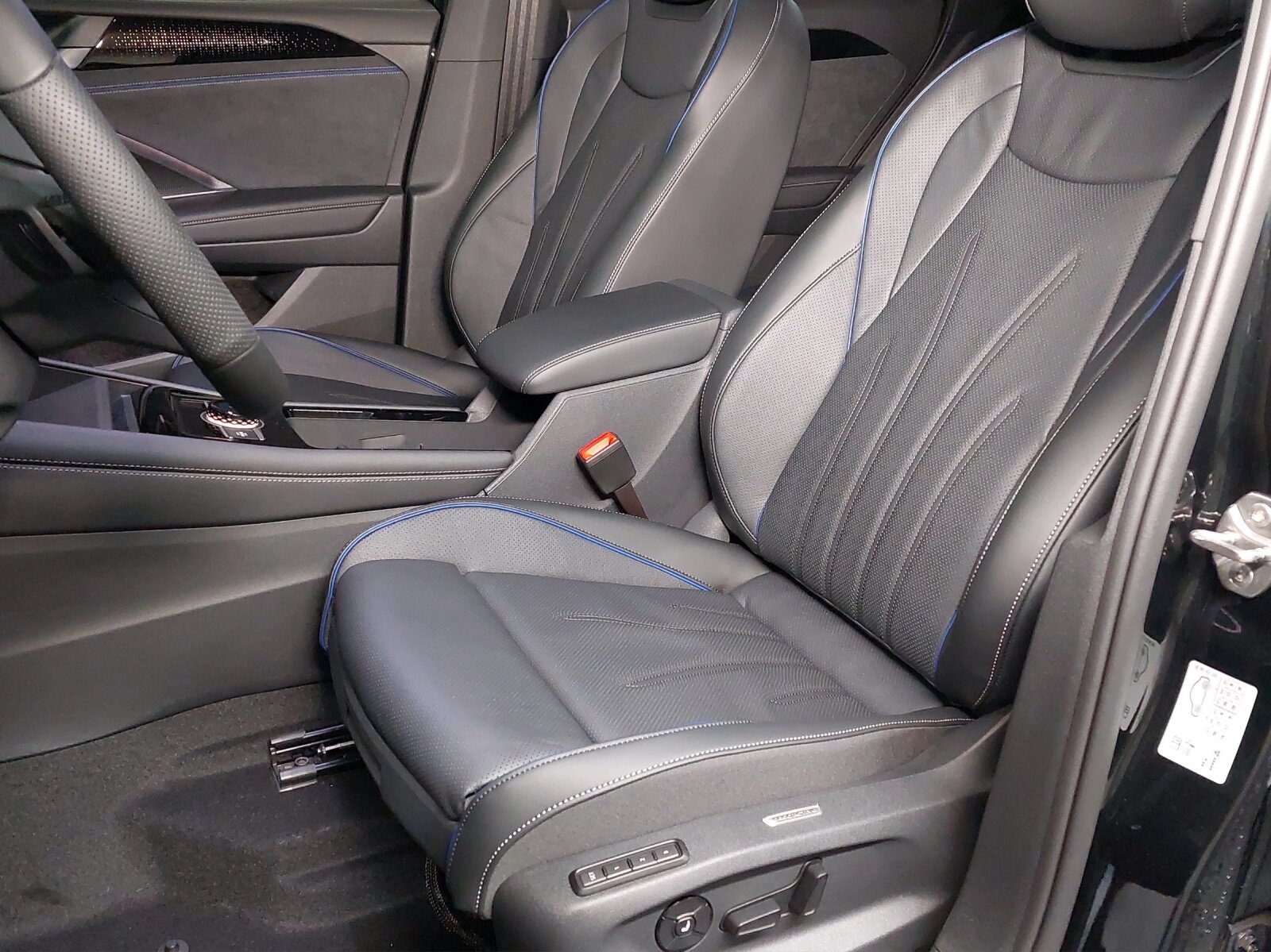 VW Tiguan 1.5 TSI evo2 eHybrid R-Line DSG, Plug-in-Hybrid Benzin/Elektro, Vorführwagen, Automatik - 6