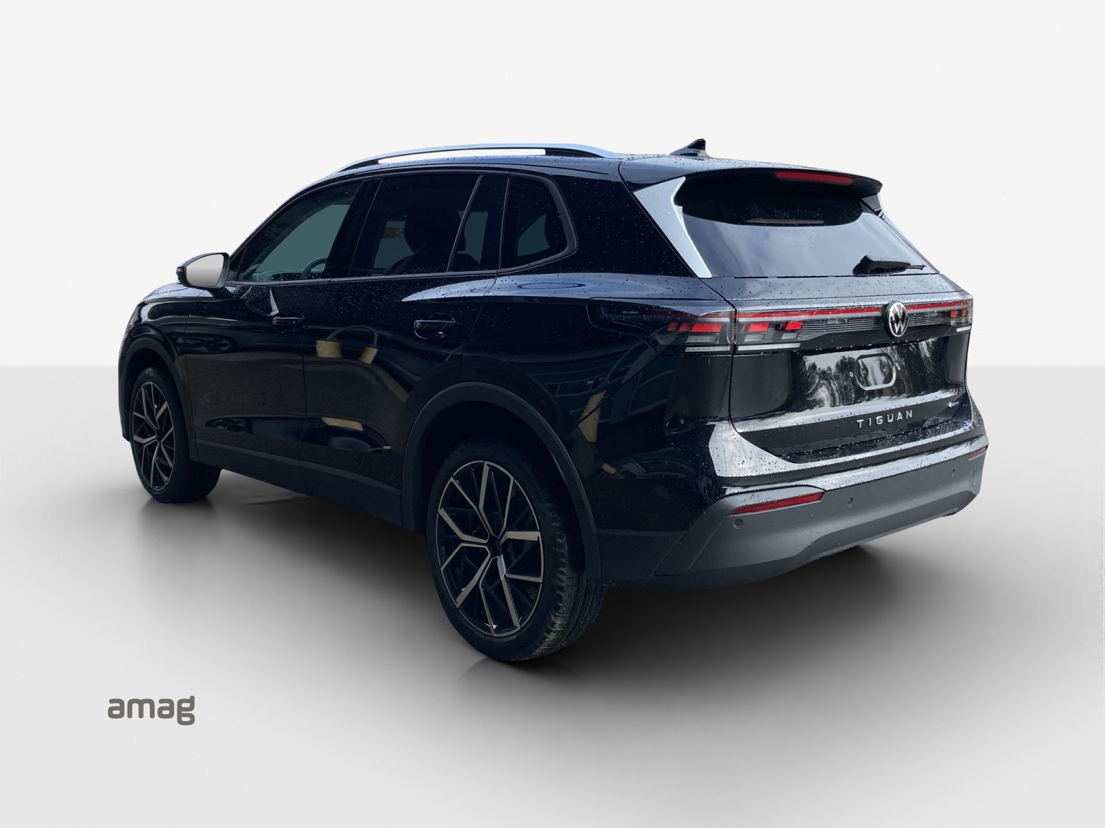 VW Tiguan UNITED, Essence, Automatique - 3