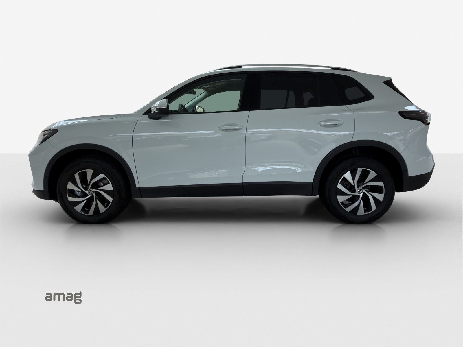 VW Tiguan UNITED, Petrol, Automatic - 2