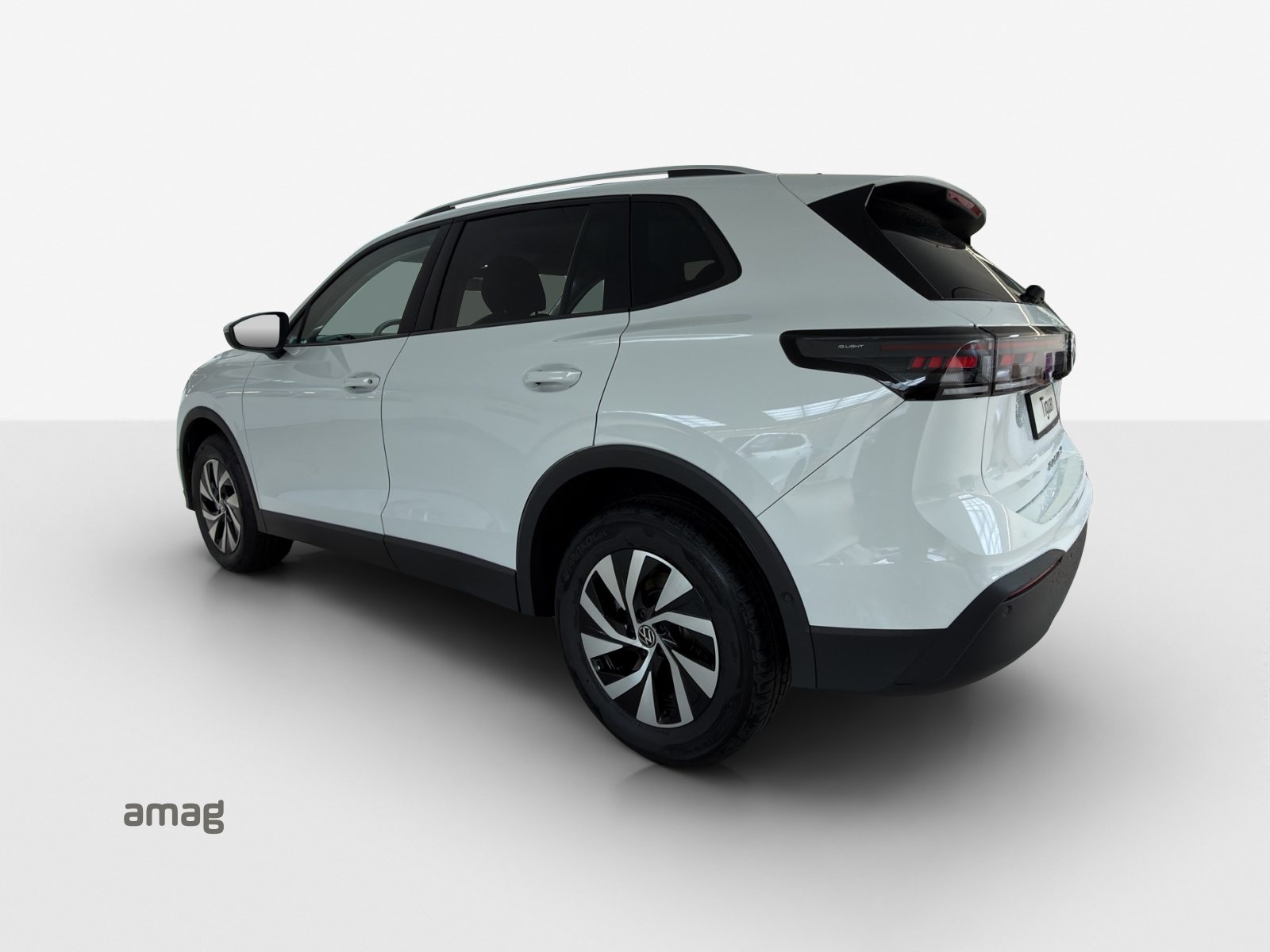 VW Tiguan UNITED, Petrol, Automatic - 3