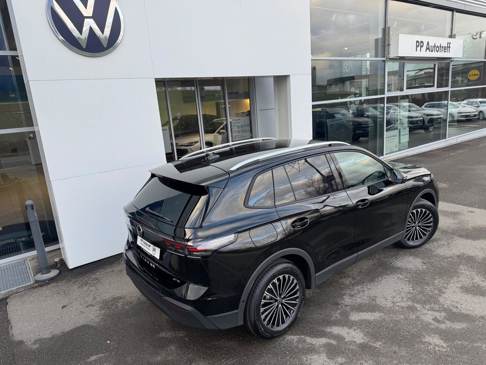 VW Tiguan UNITED, Petrol, New car, Automatic - 4