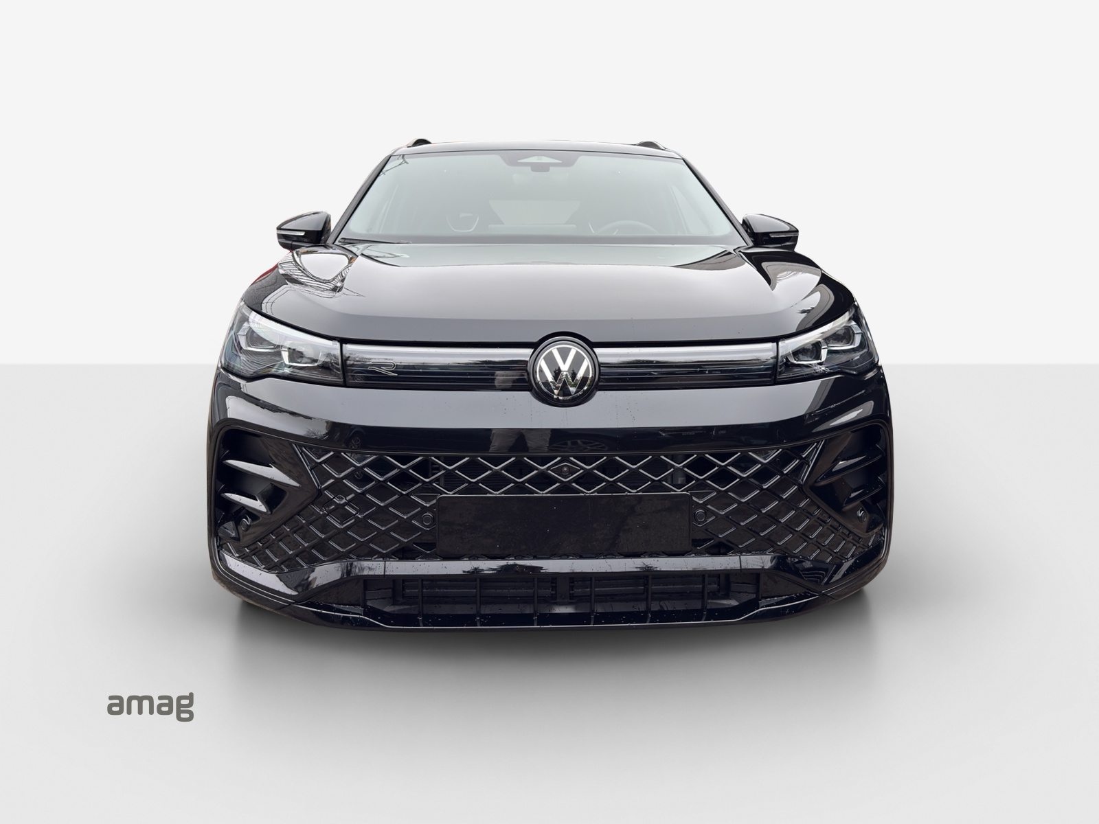 VW Tiguan R-Line, Petrol, New car, Automatic - 7