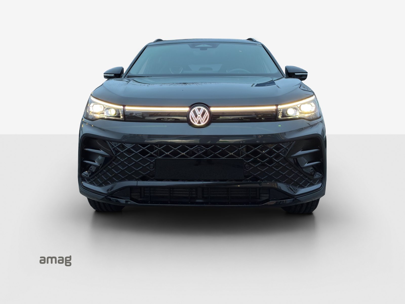 VW Tiguan R-Line, Petrol, New car, Automatic - 7