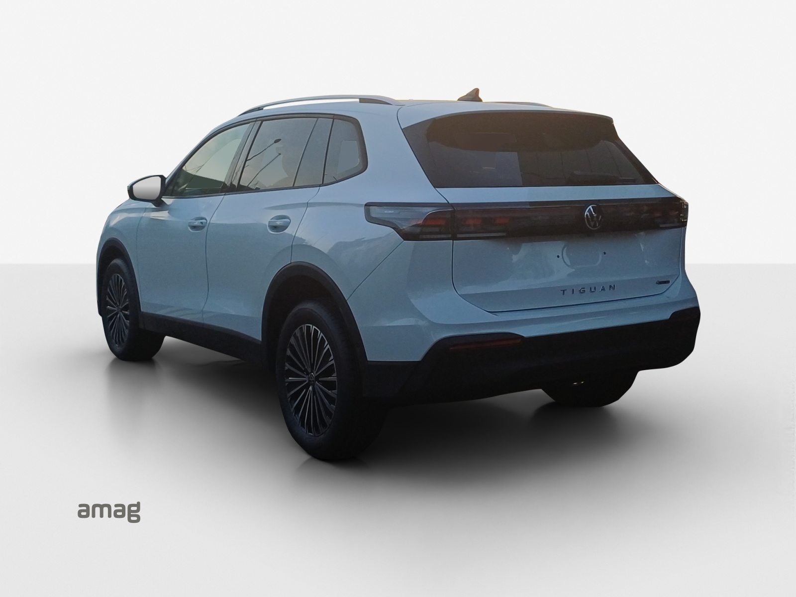 VW Tiguan UNITED, Petrol, New car, Automatic - 3