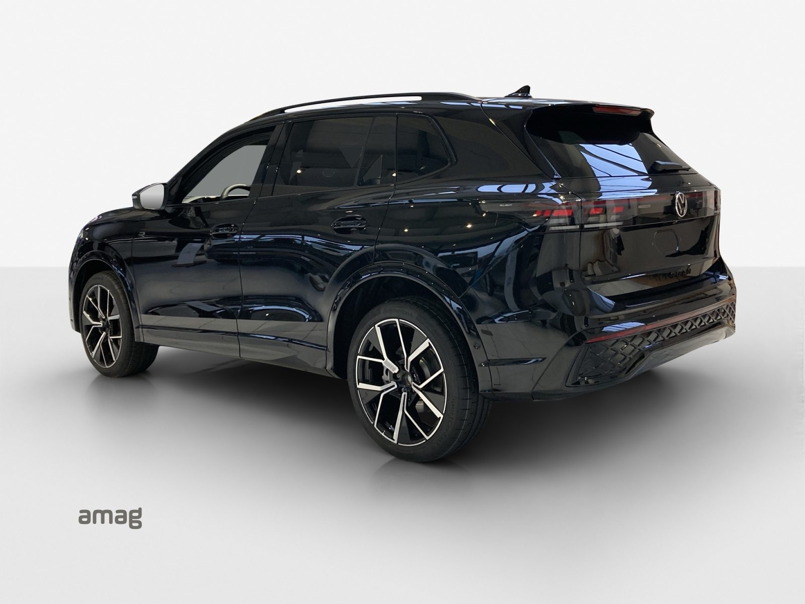 VW Tiguan R-Line, Petrol, New car, Automatic - 3