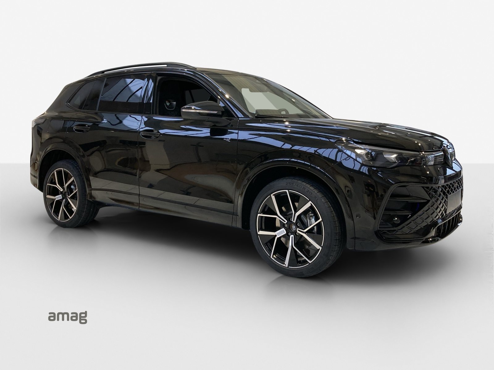 VW Tiguan R-Line, Petrol, New car, Automatic - 6