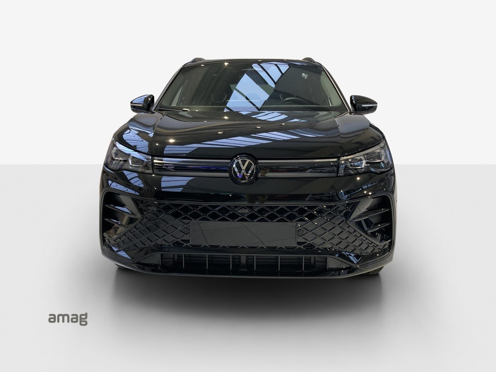 VW Tiguan R-Line, Petrol, New car, Automatic - 7