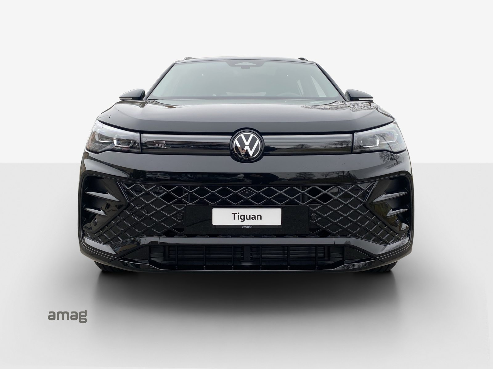 VW Tiguan R-Line, Petrol, New car, Automatic - 7