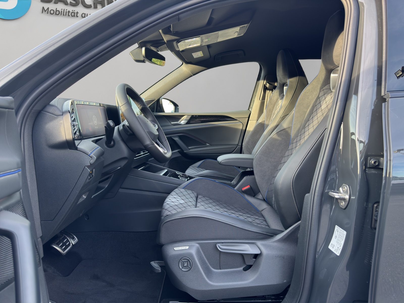 VW Tiguan R-Line, Diesel, Neuwagen, Automat - 4