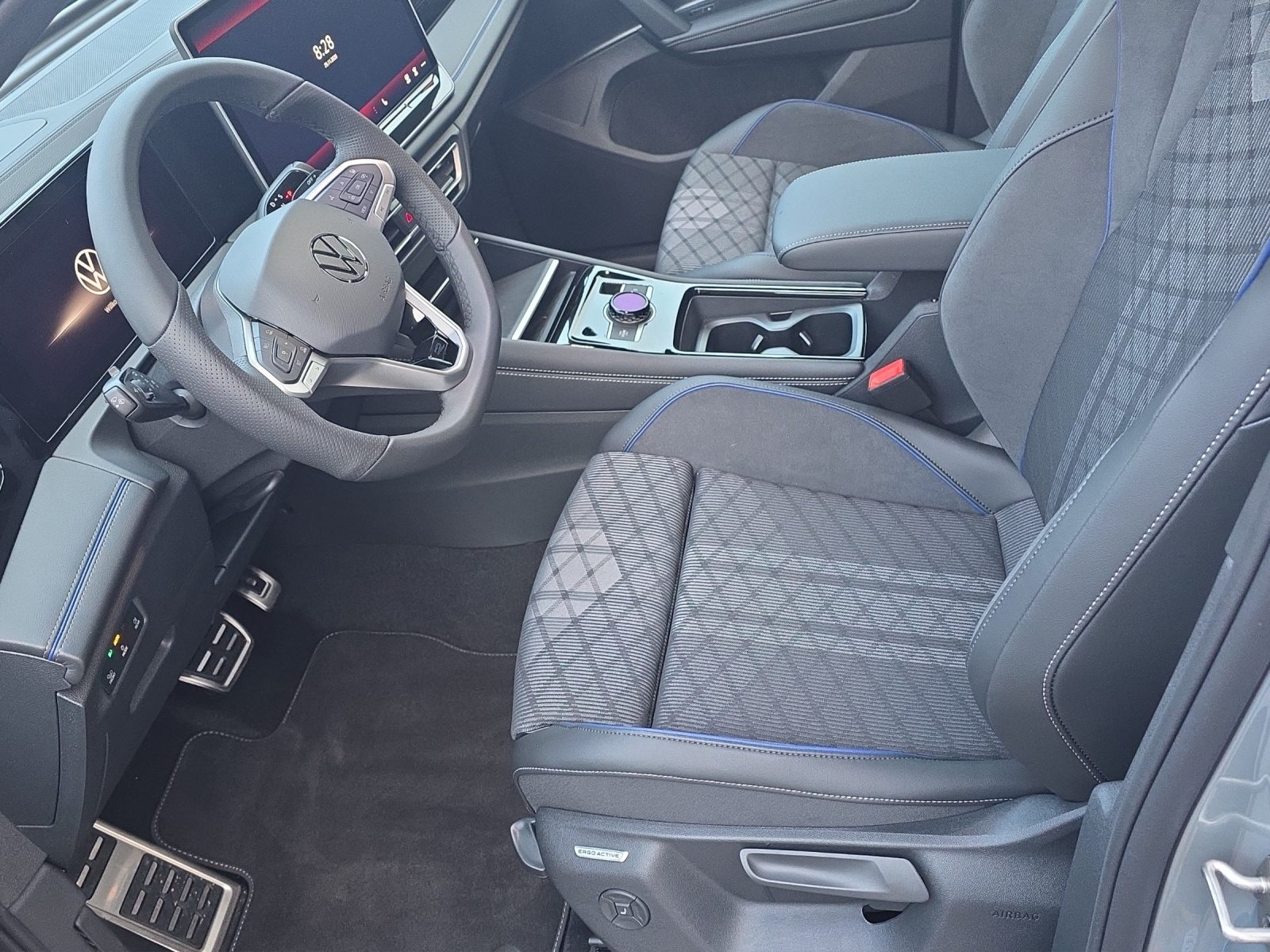 VW Tiguan R-Line, Benzin, Neuwagen, Automat - 4