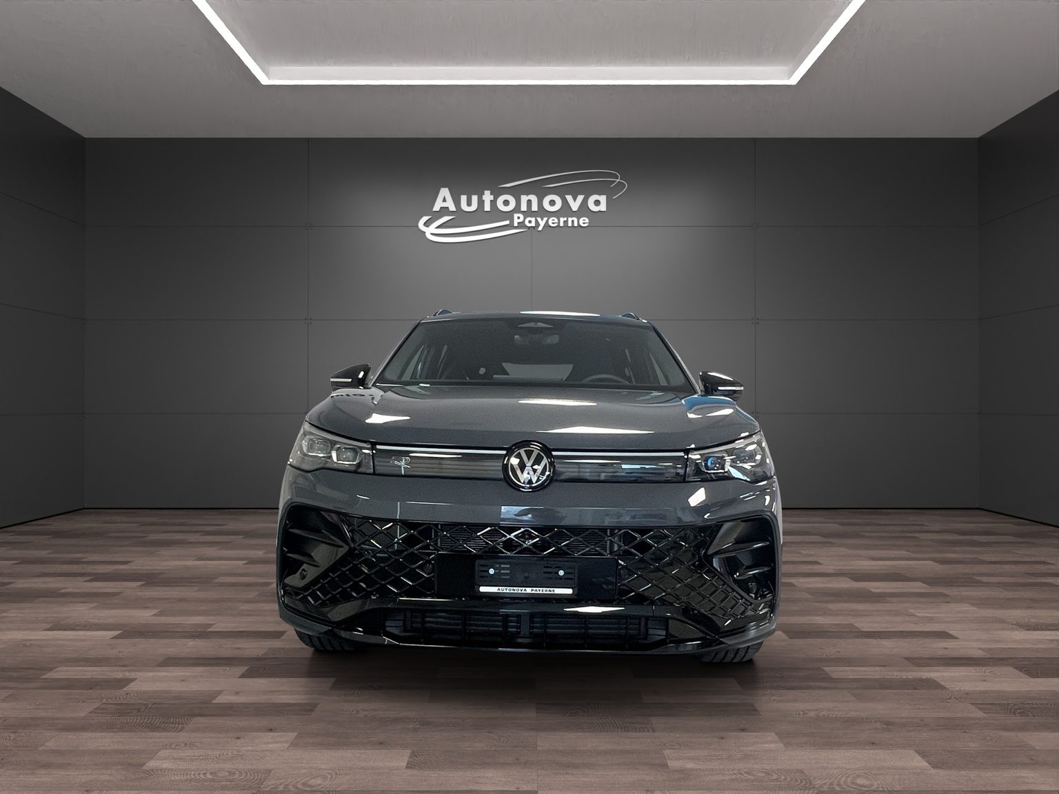 VW Tiguan R-Line, Petrol, New car, Automatic - 2