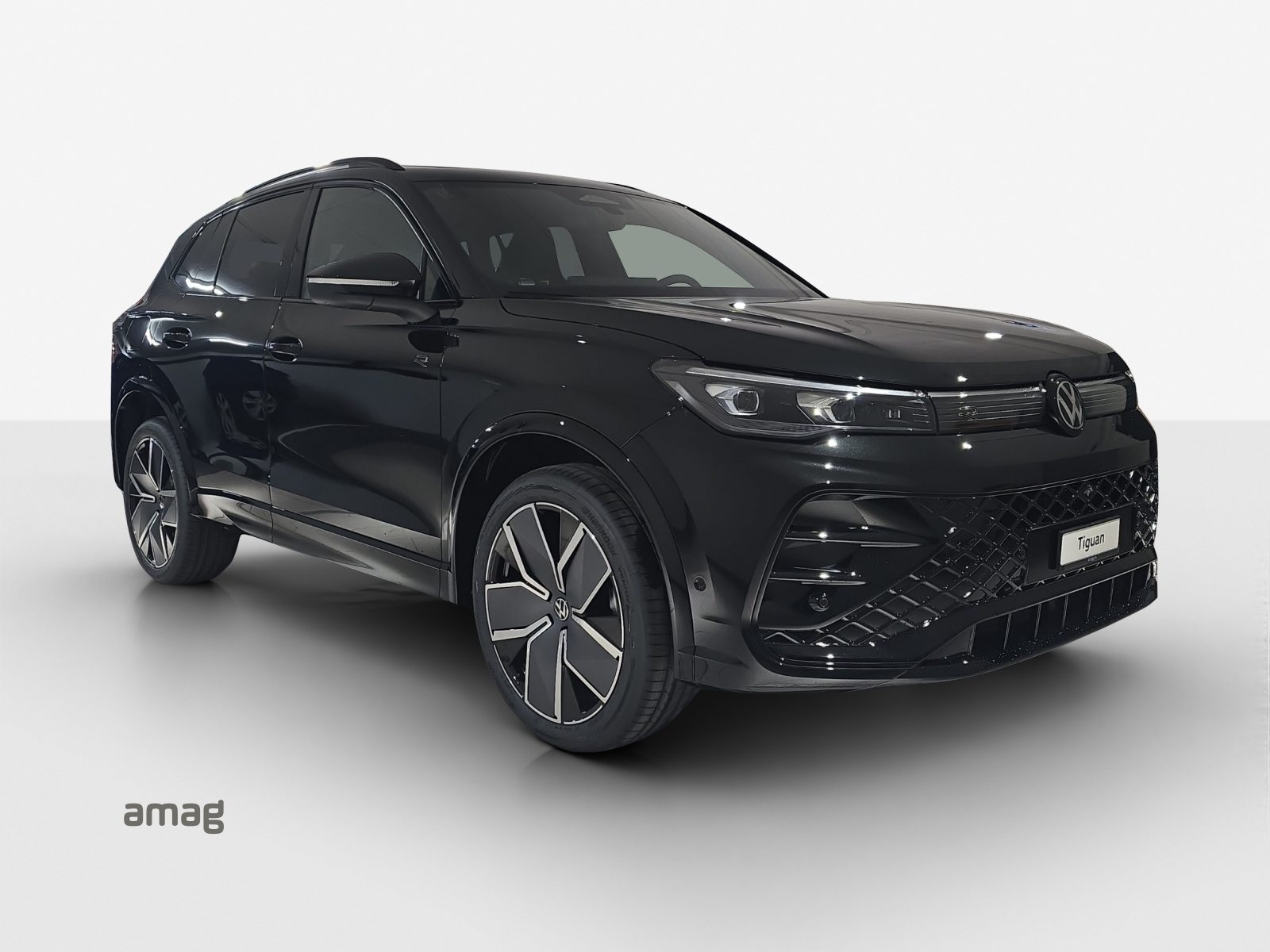 VW Tiguan R-Line, Petrol, New car, Automatic - 6