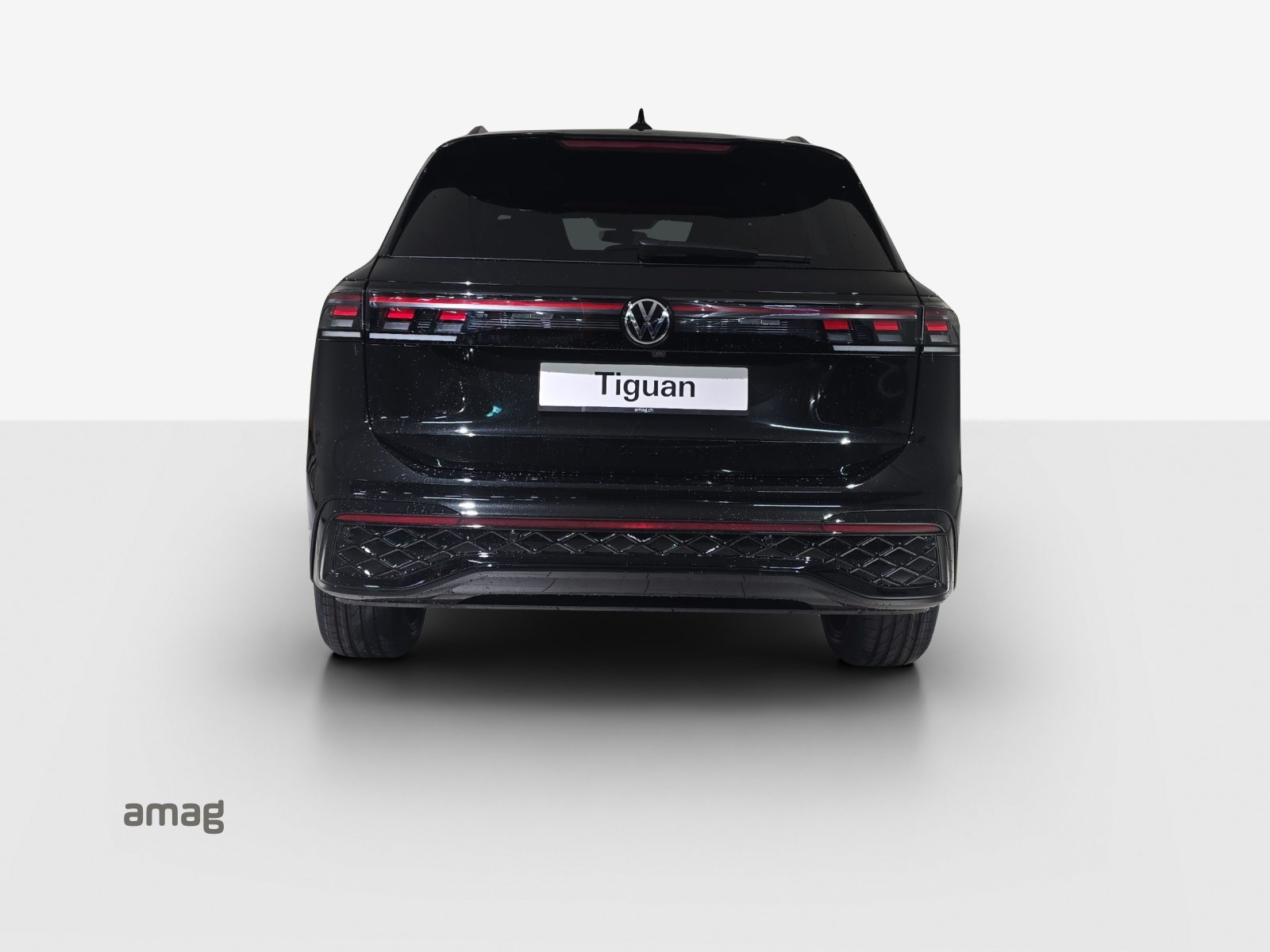 VW Tiguan R-Line, Petrol, New car, Automatic - 4
