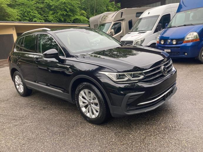 VW Tiguan Life, Petrol, Second hand / Used, Automatic