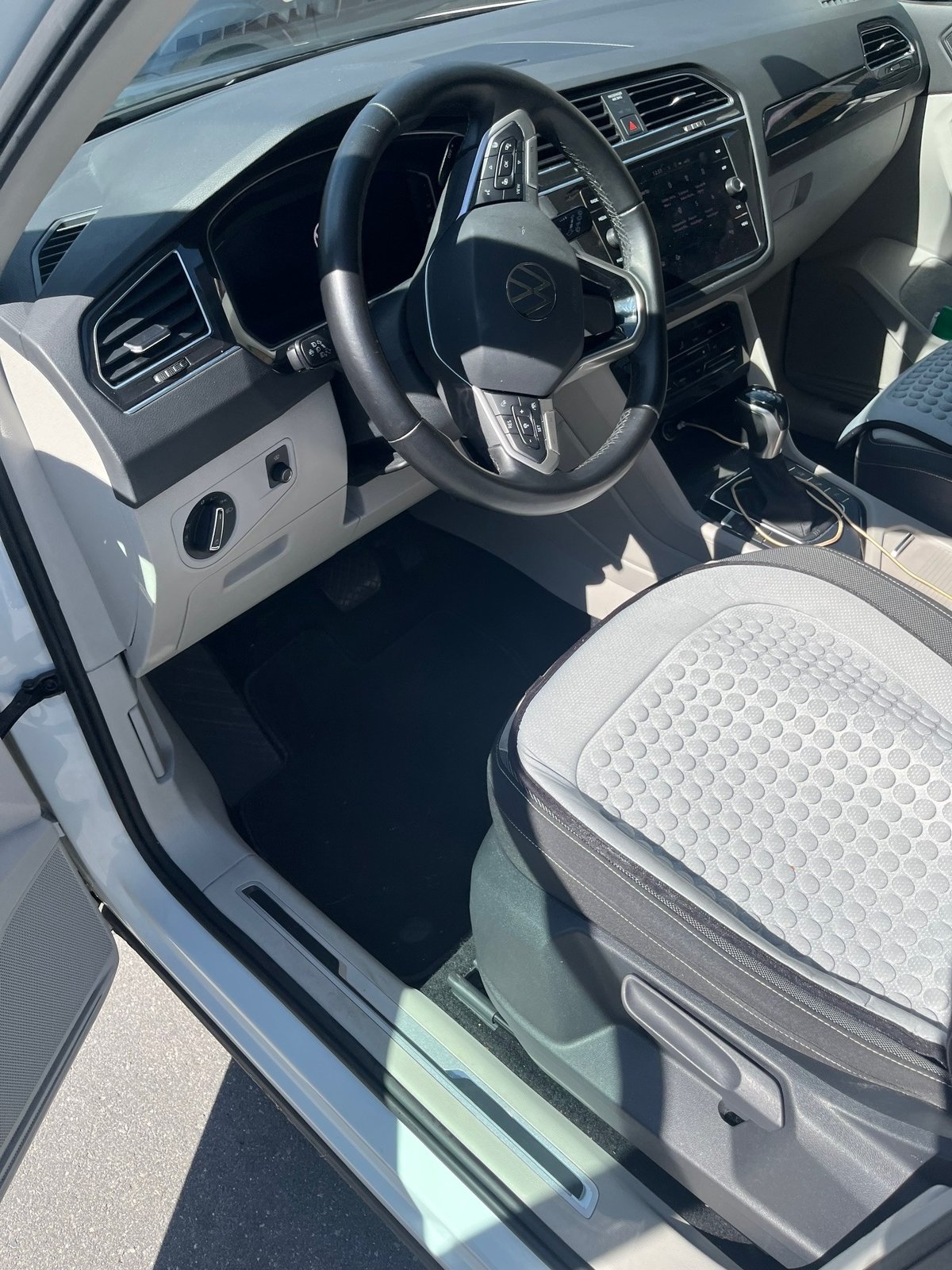 VW Tiguan 1.4 TSI PHEV Elegance DSG 2WD, Hybride Intégral Essence/Électricité, Occasion / Utilisé, Automatique - 4