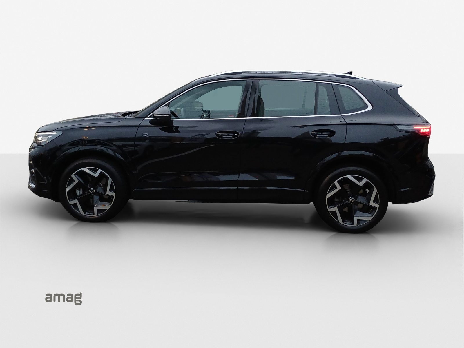 VW Tiguan R-Line, Diesel, Second hand / Used, Automatic - 2