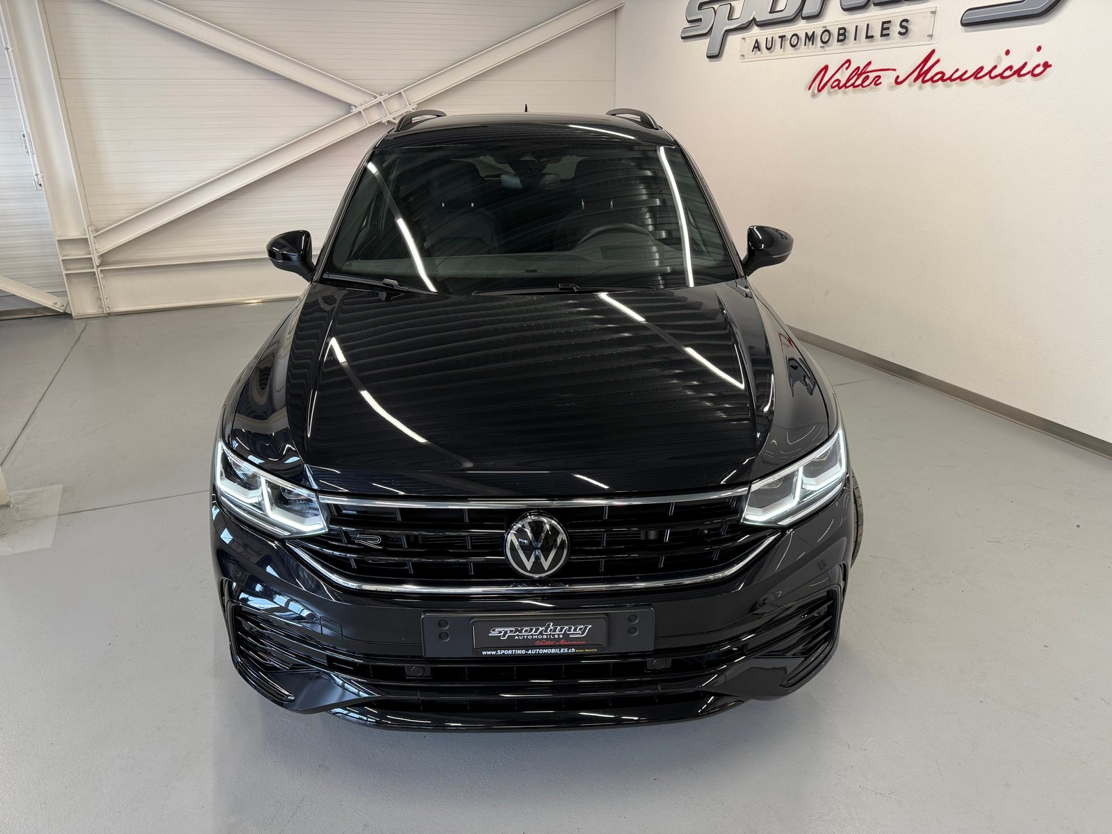 VW Tiguan 2.0 TDI SCR R-Line 4Motion DSG, Diesel, Second hand / Used, Automatic - 3