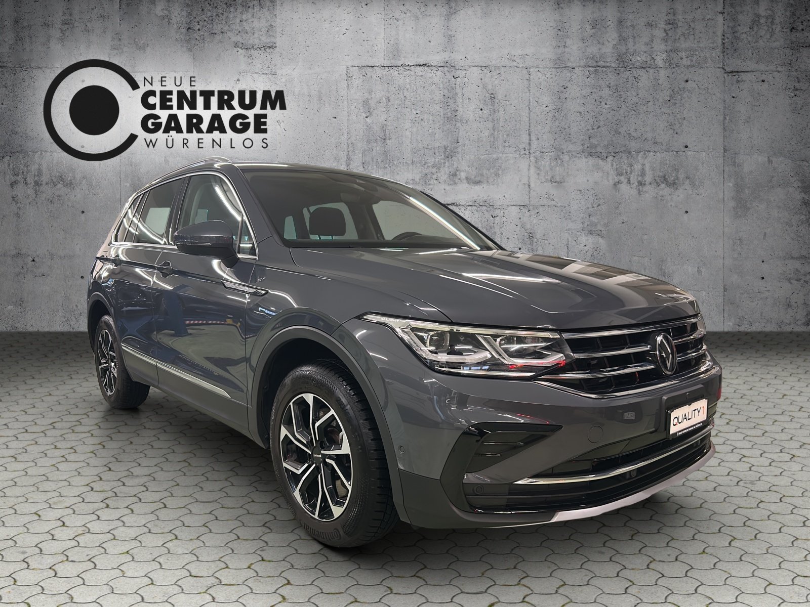 VW Tiguan 2.0TSI Elegance 4Motion DSG, Petrol, Second hand / Used, Automatic - 2