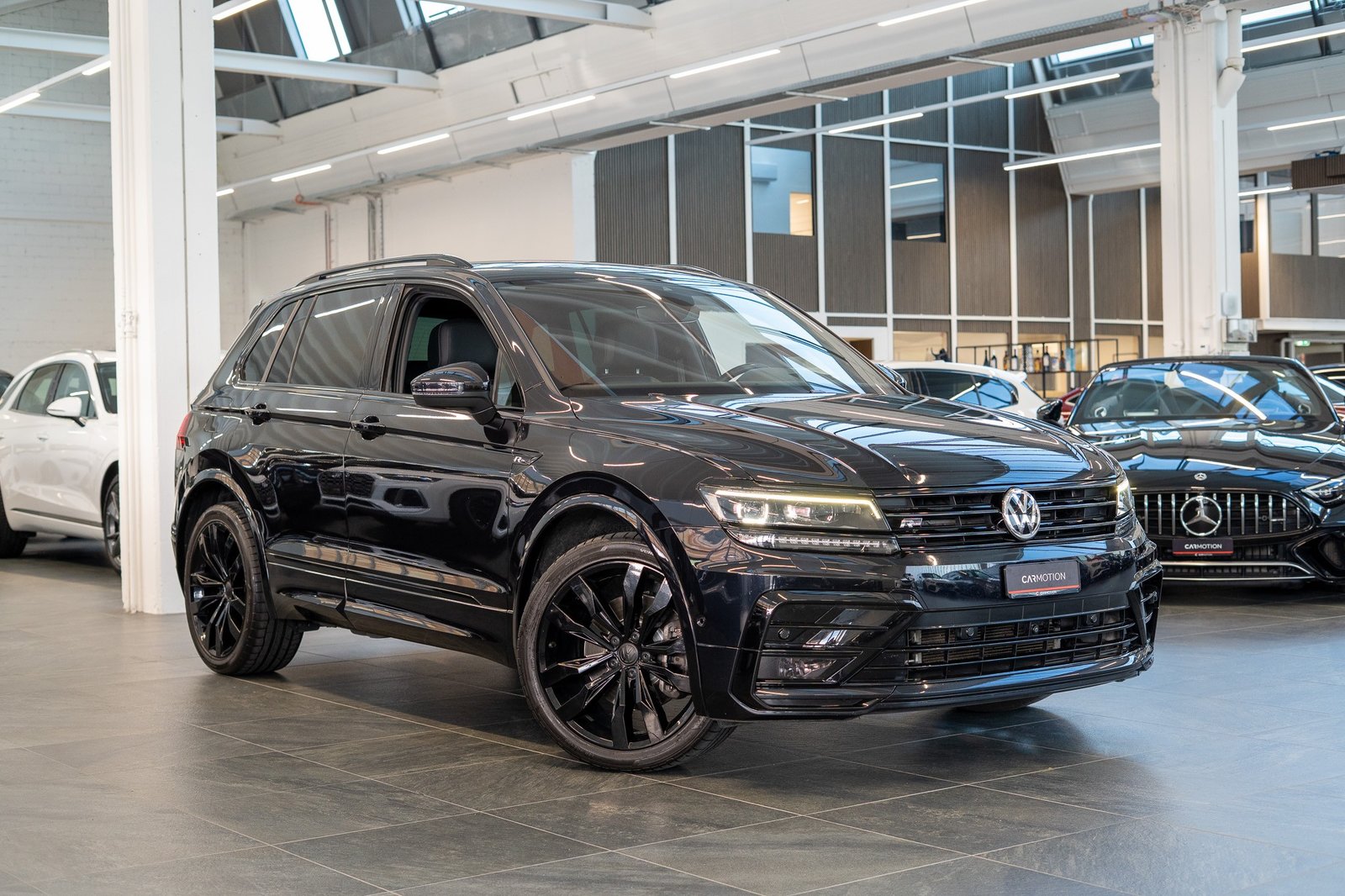 VW Tiguan 2.0 TDI SCR Highline DSG R-Line / CH-Fahrzeug / HeadU, Diesel, Second hand / Used, Automatic - 3