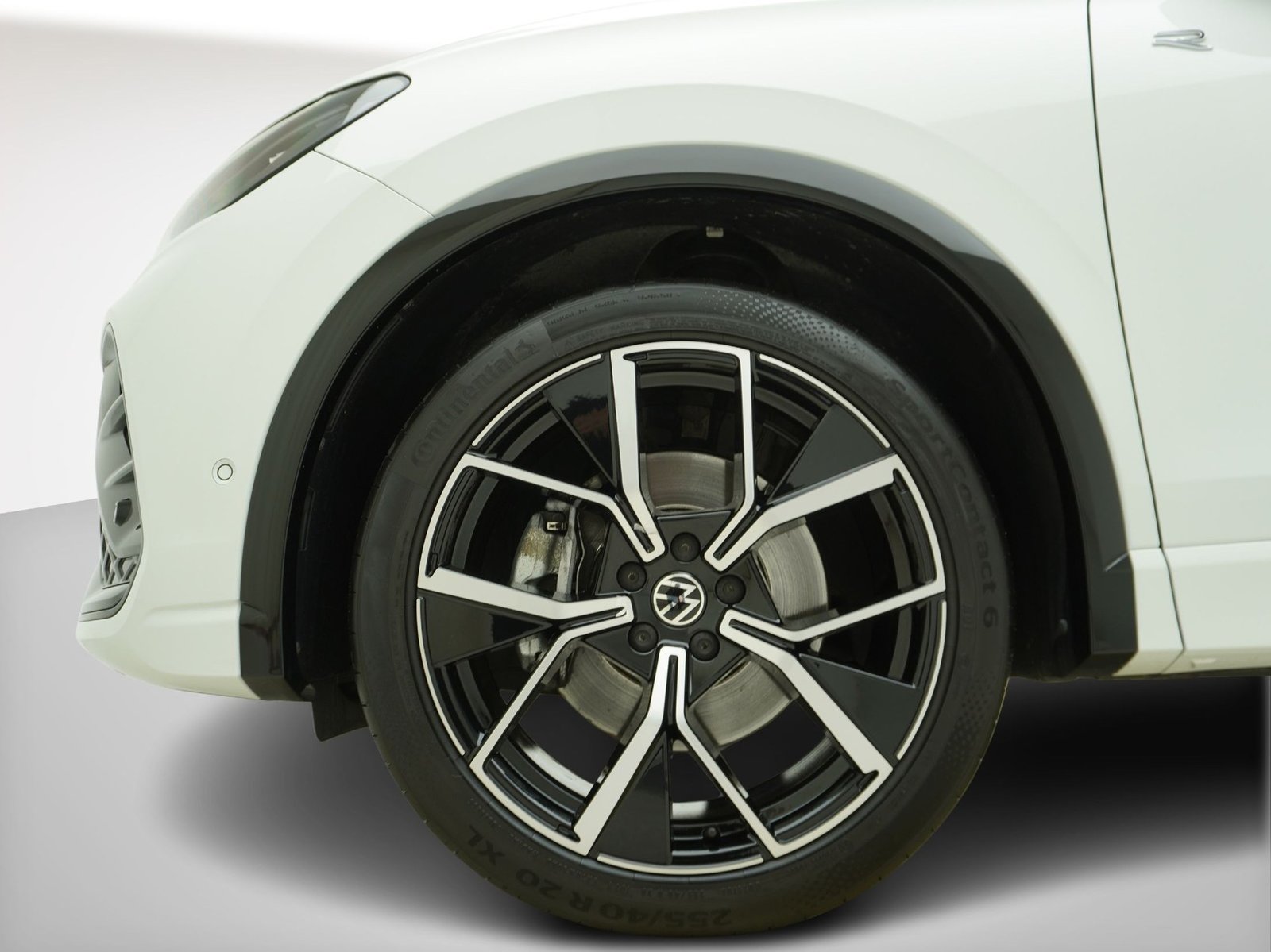 VW Tiguan 2.0 TSI DSG R-Line Black Style 4Motion, Petrol, Second hand / Used, Automatic - 7