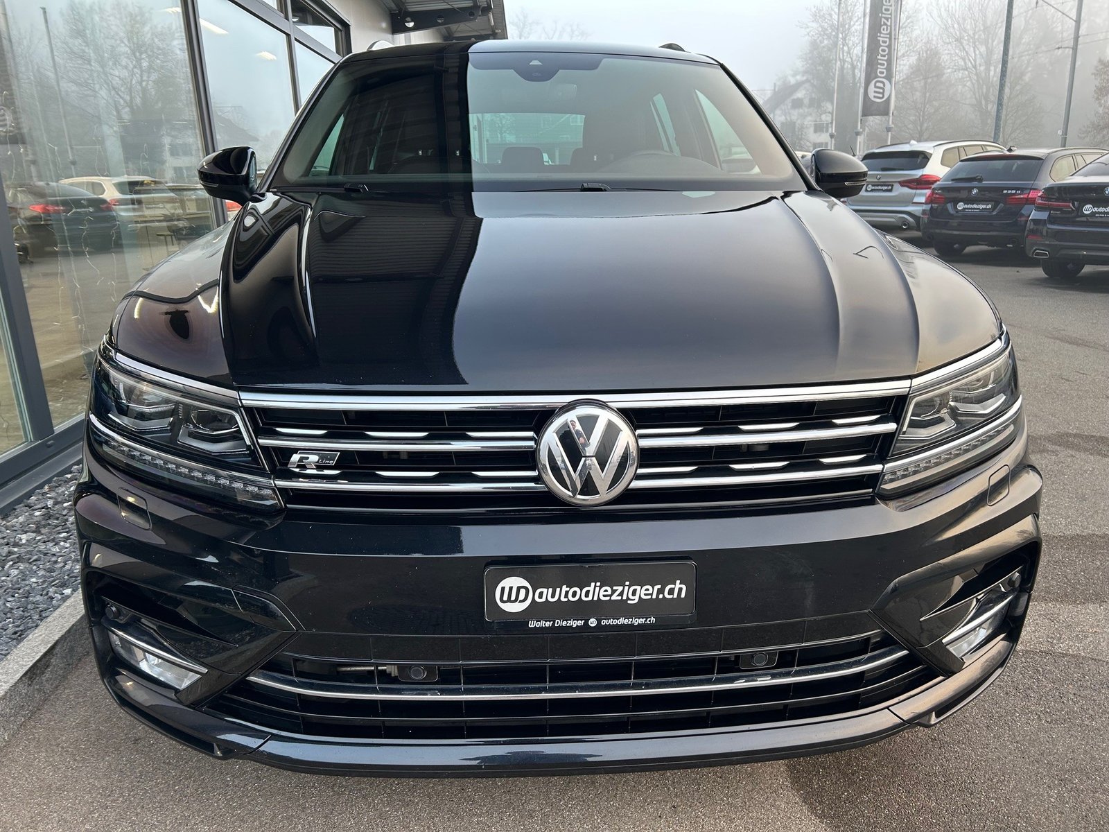 VW Tiguan 2.0TSI R-Line 4Motion DSG, Petrol, Second hand / Used, Automatic - 2