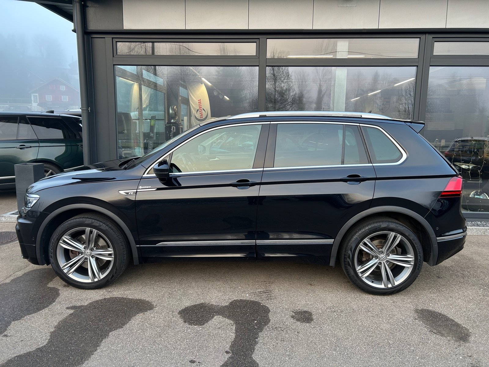 VW Tiguan 2.0TSI R-Line 4Motion DSG, Petrol, Second hand / Used, Automatic - 5