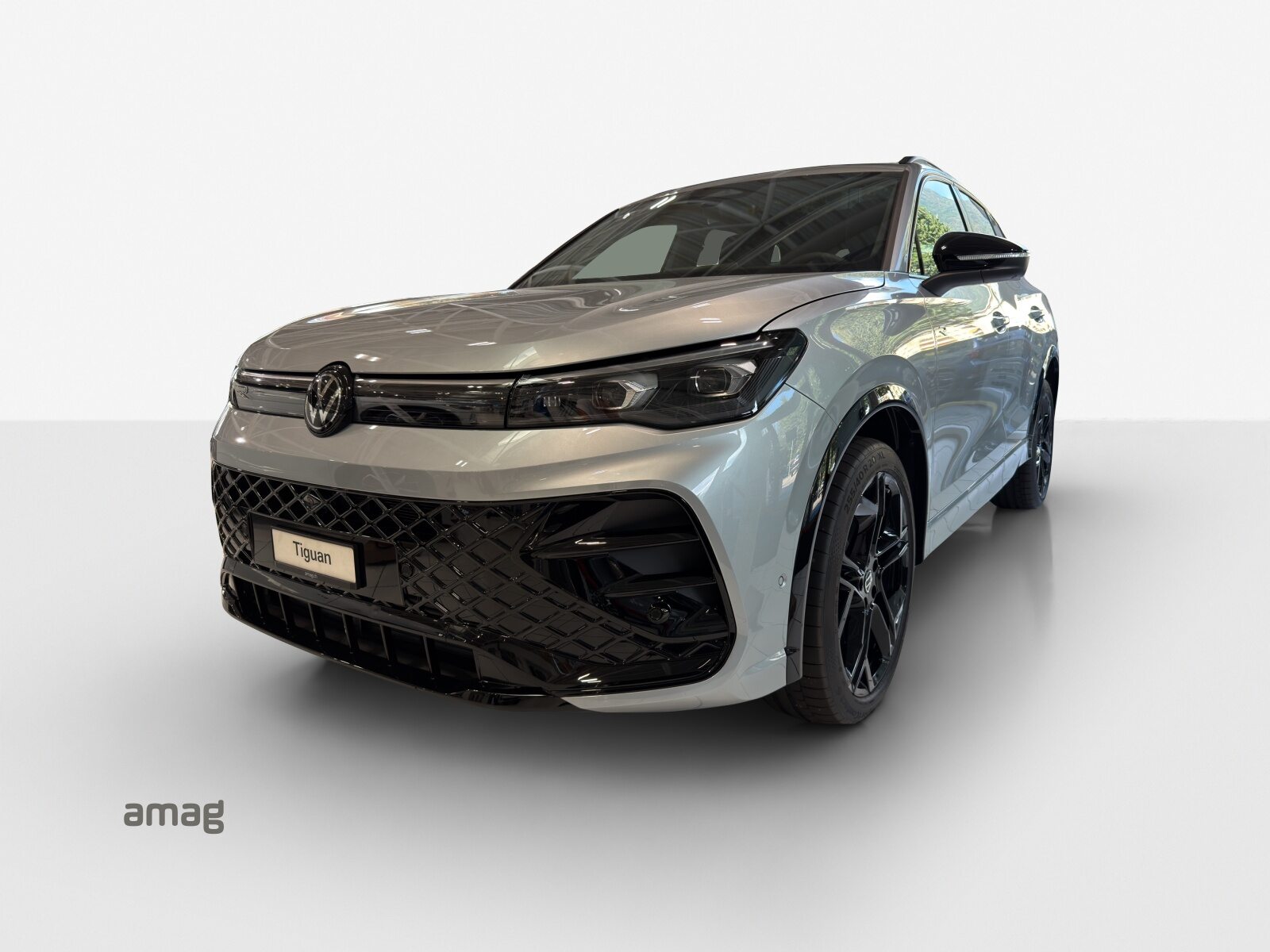 VW Tiguan R-Line Plus