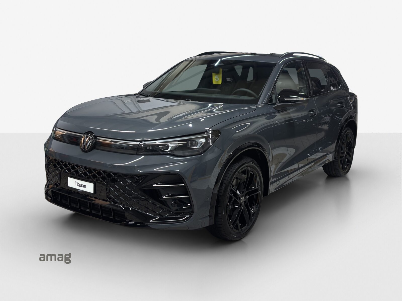 VW Tiguan R-Line