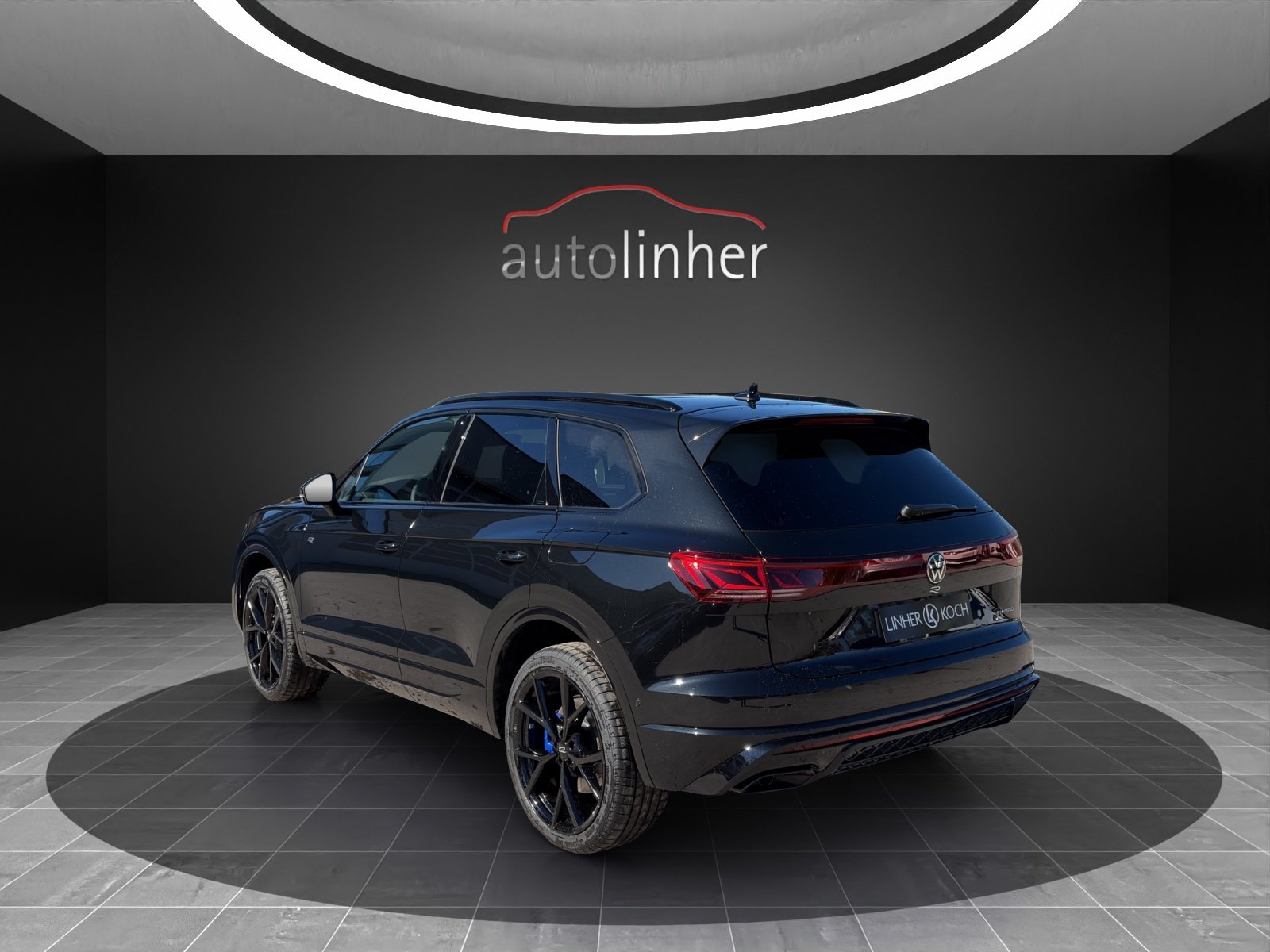 VW Touareg 3.0 TSI eHybrid R Final Edition Tiptronic, Plug-in-Hybrid Petrol/Electric, New car, Automatic - 3