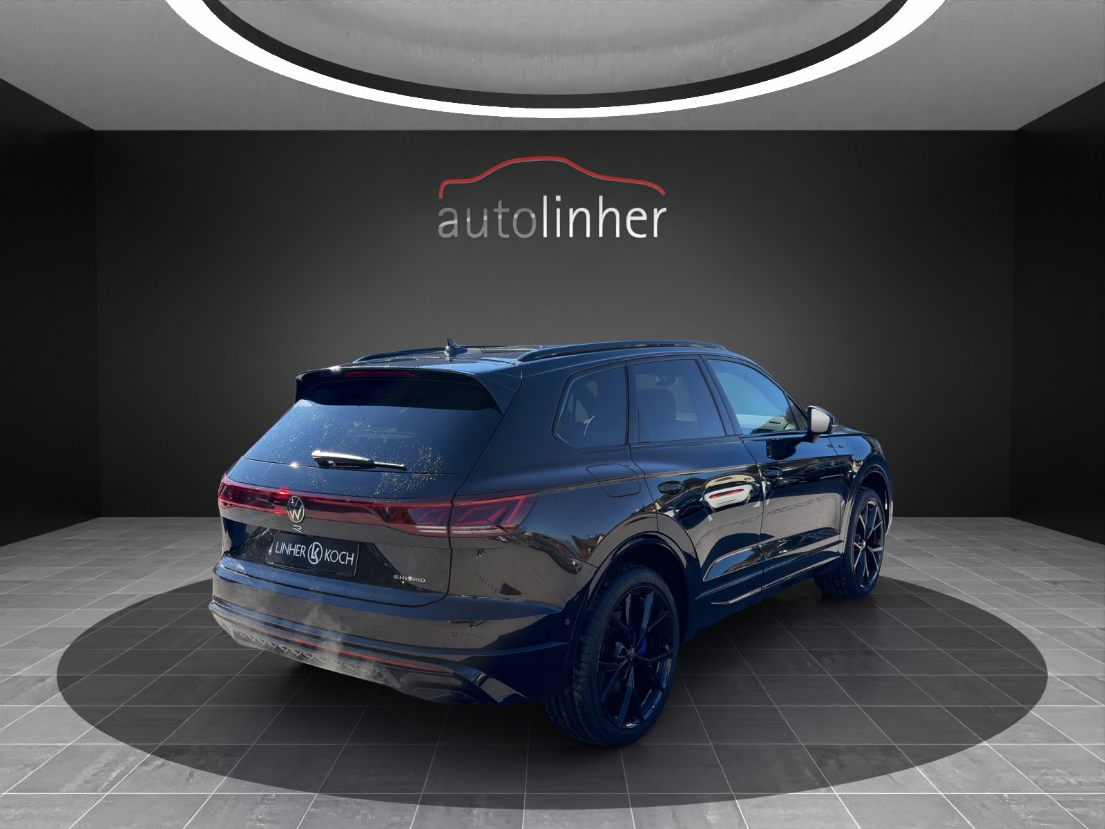 VW Touareg 3.0 TSI eHybrid R Final Edition Tiptronic, Plug-in-Hybrid Petrol/Electric, New car, Automatic - 5