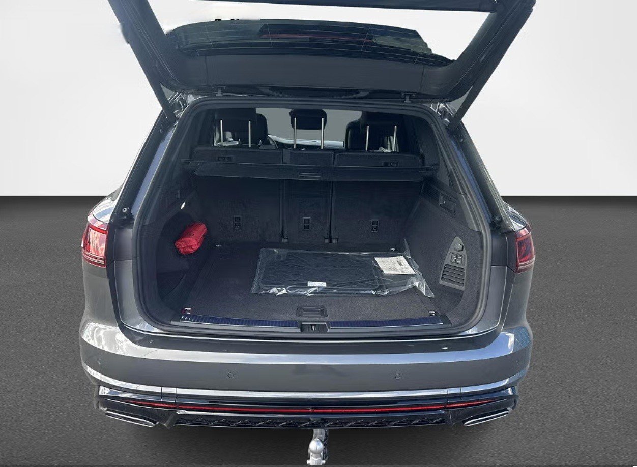 VW Touareg 3.0 TDI R-Line Final Edition Tiptronic, Diesel, New car, Automatic - 6