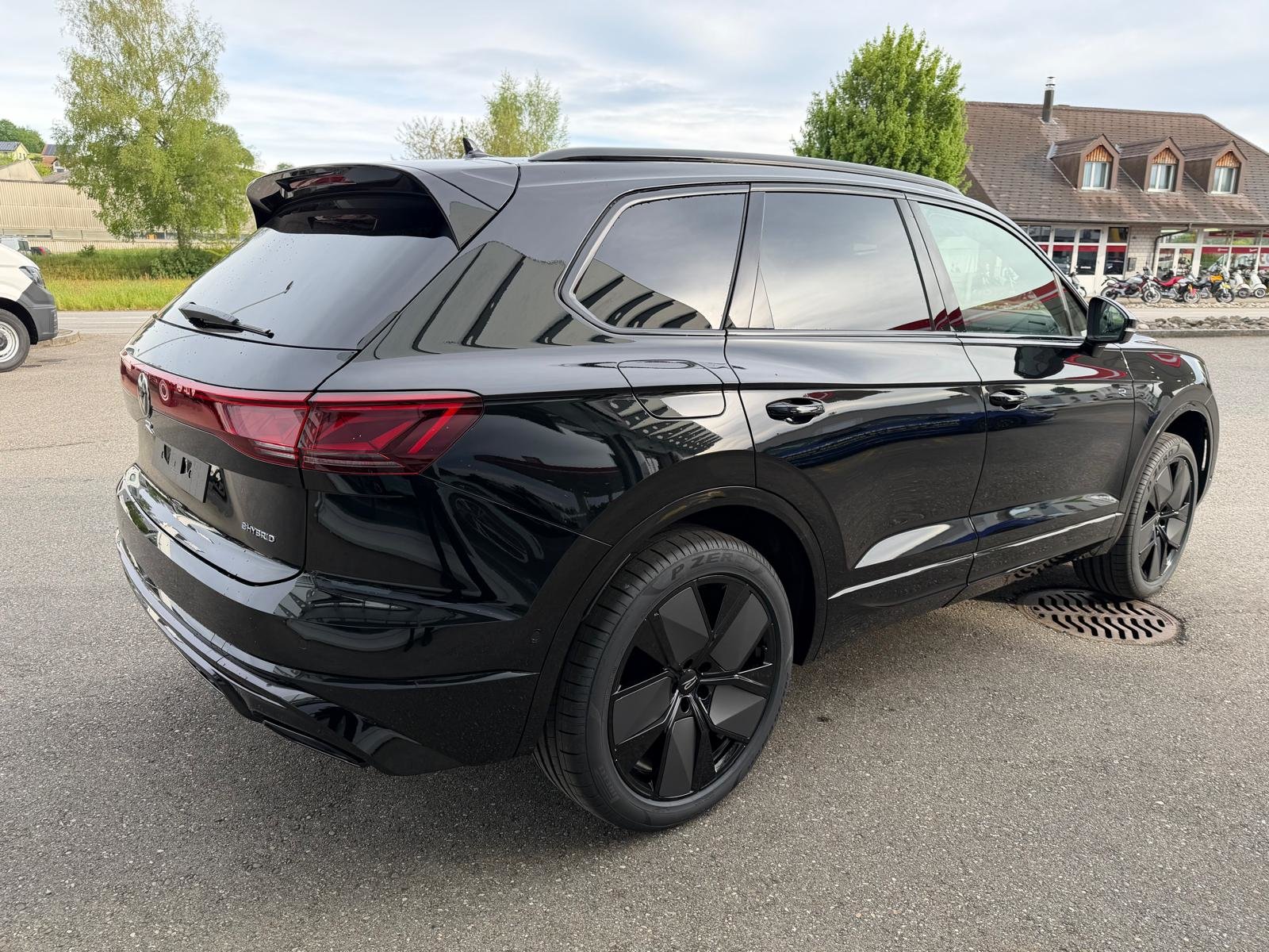 VW Touareg 3.0 TSI eHybrid R Final Edition Tiptronic, Plug-in-Hybrid Petrol/Electric, New car, Automatic - 5
