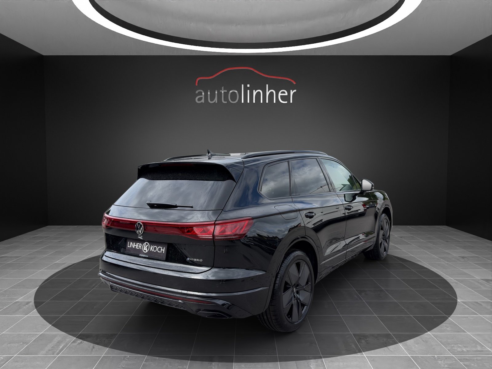 VW Touareg 3.0 TSI eHybrid R Final Edition Tiptronic, Plug-in-Hybrid Petrol/Electric, New car, Automatic - 5