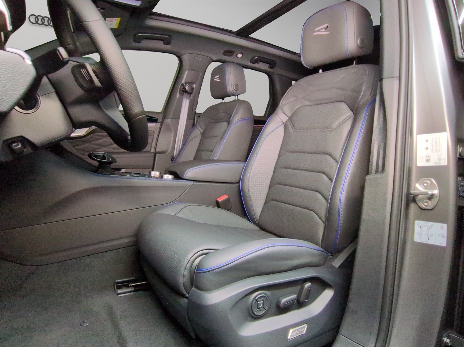 VW Touareg 3.0 TSI eHybrid R Final Edition Tiptronic, Plug-in-Hybrid Benzin/Elektro, Neuwagen, Automatik - 6