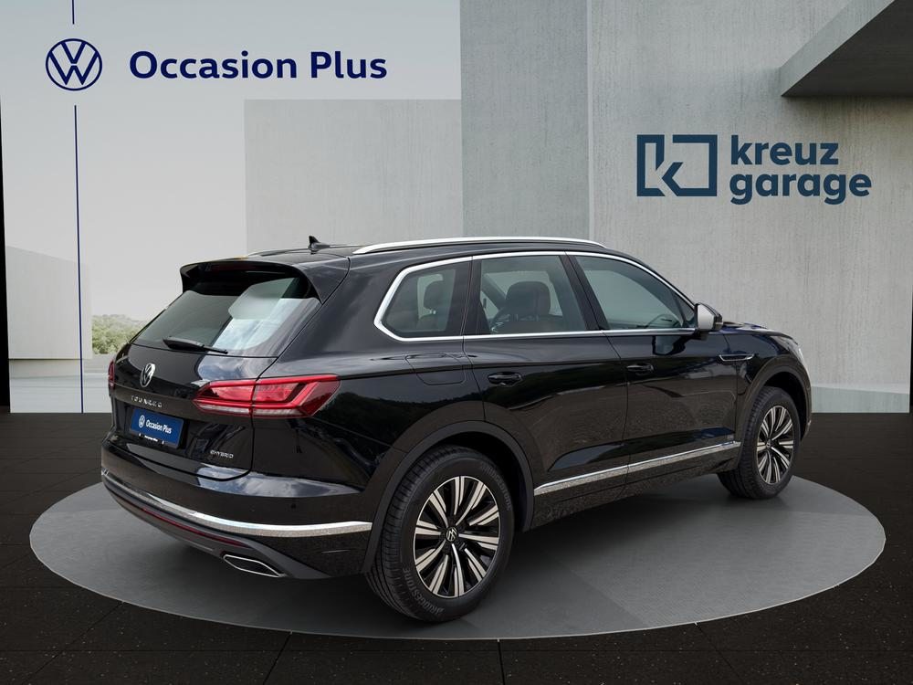 VW Touareg 3.0TSIeHyb Eleg, Petrol, Second hand / Used, Automatic - 3