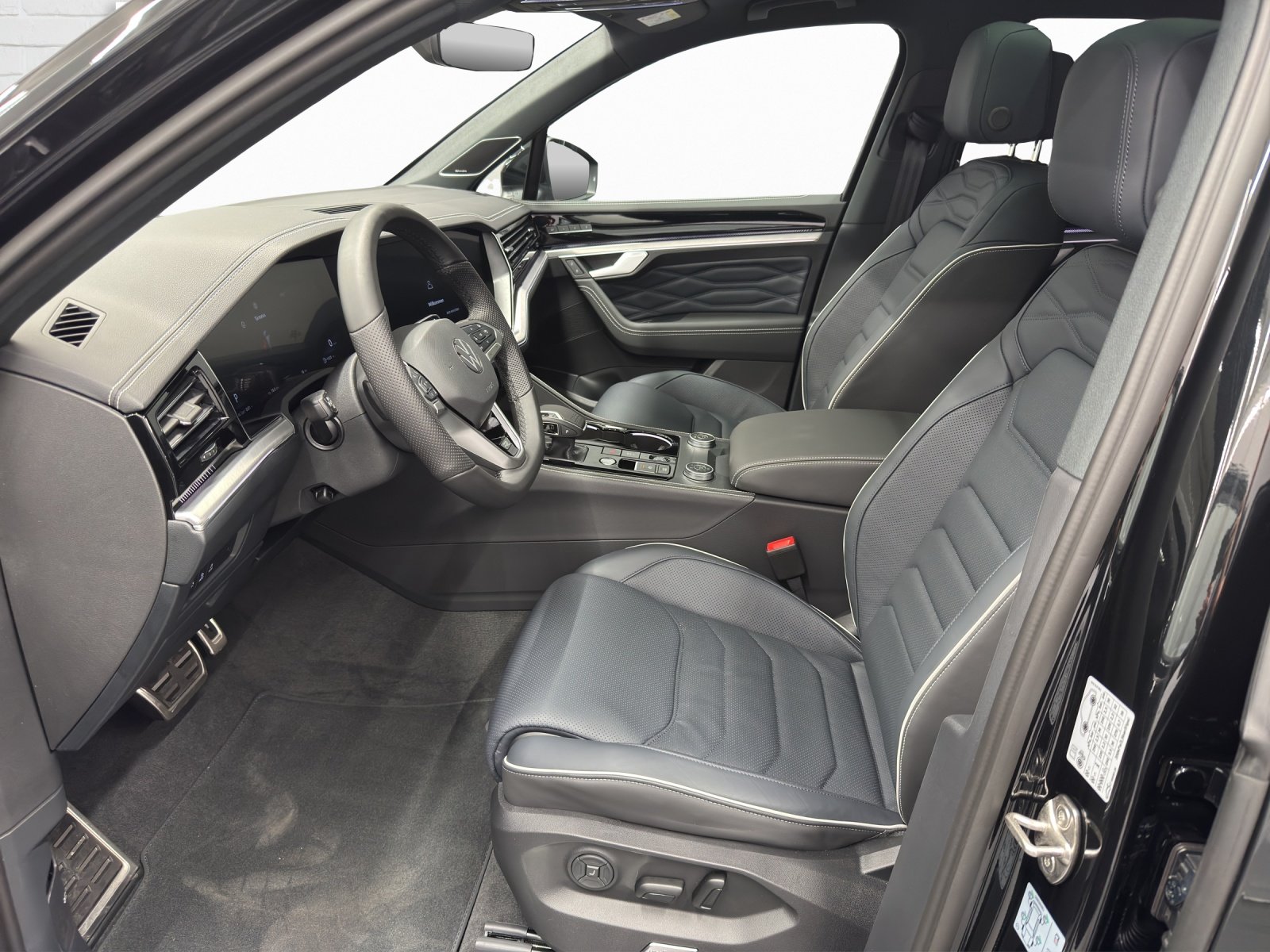 VW Touareg 3.0 V6 TDI 286 R-Line Final Edition, Diesel, New car, Automatic - 6