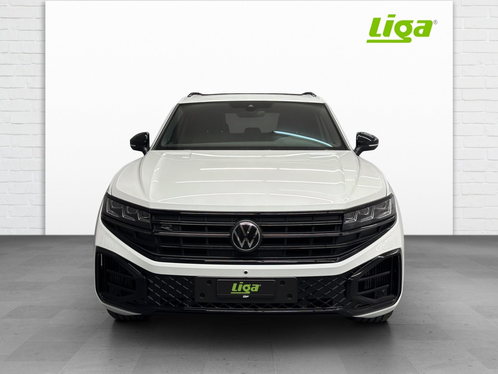 VW Touareg 3.0 V6 TSI R-Line, Petrol, New car, Automatic - 2