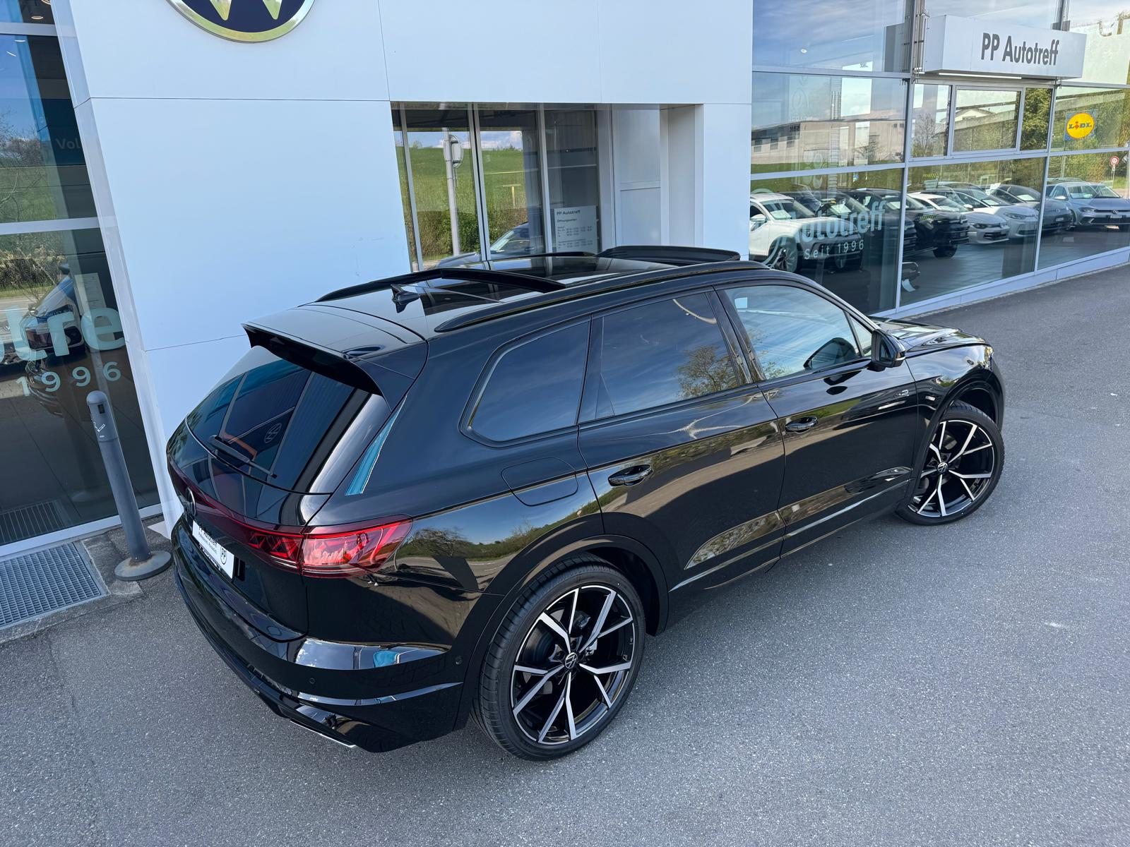 VW Touareg R-Line Final Edition, Diesel, New car, Automatic - 5
