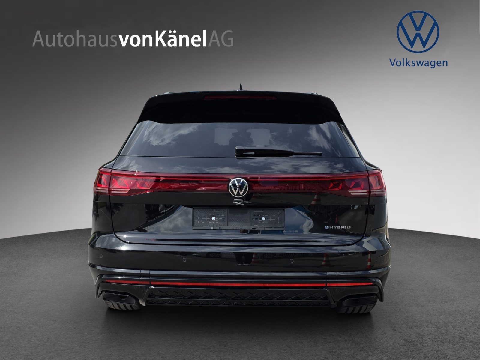 VW Touareg R Final Edition, Full-Hybrid Petrol/Electric, New car, Automatic - 5