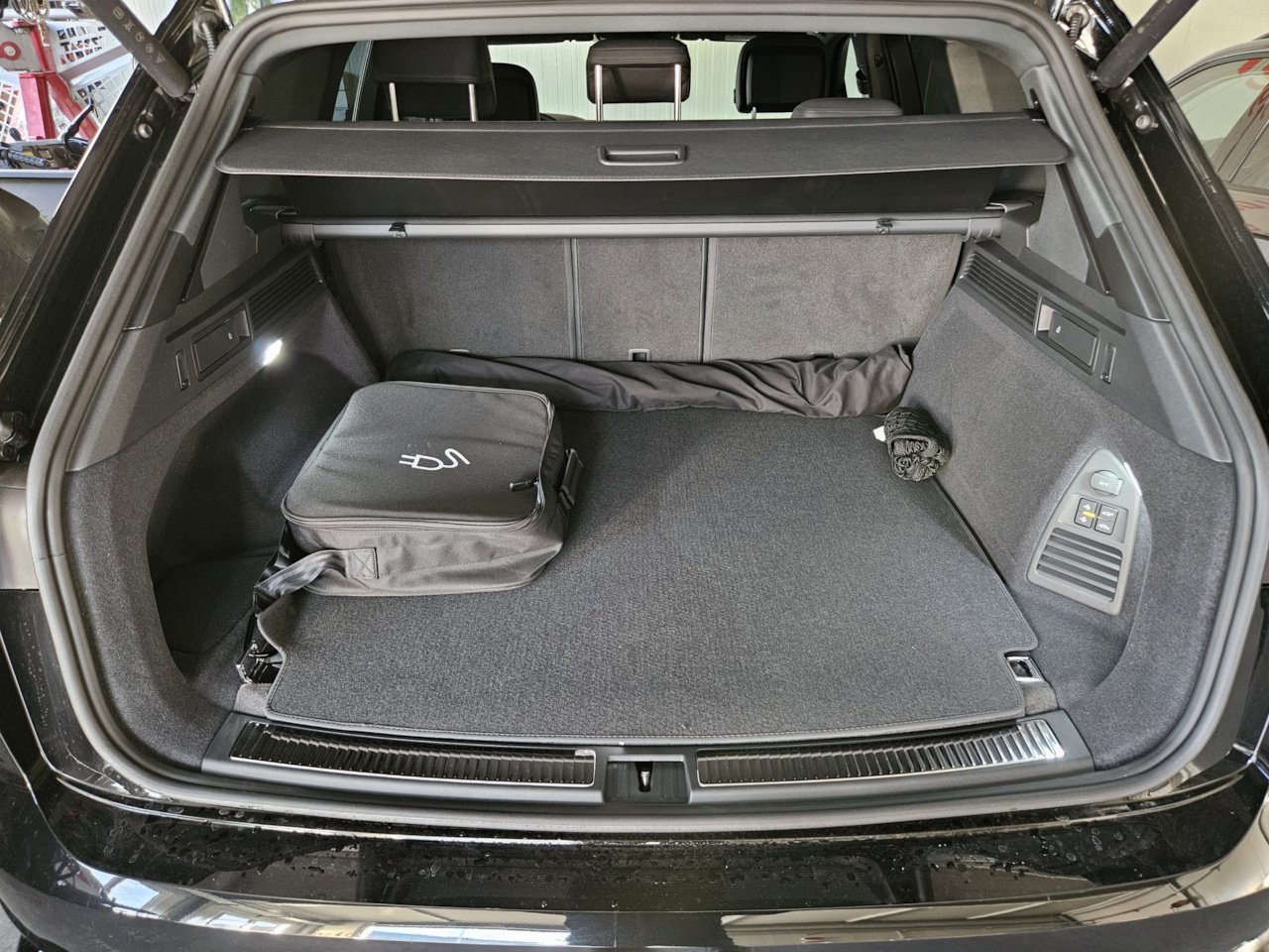 VW Touareg 3.0 TSI eHybrid R Final Edition Tiptronic *5 J. G, Plug-in-Hybrid Petrol/Electric, New car, Automatic - 7