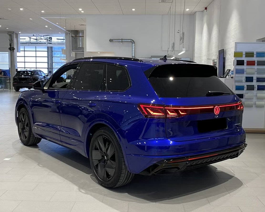 VW Touareg 3.0 TSI eHybrid R Tiptronic, Plug-in-Hybrid Benzina/Elettrica, Auto nuove, Automatico - 3
