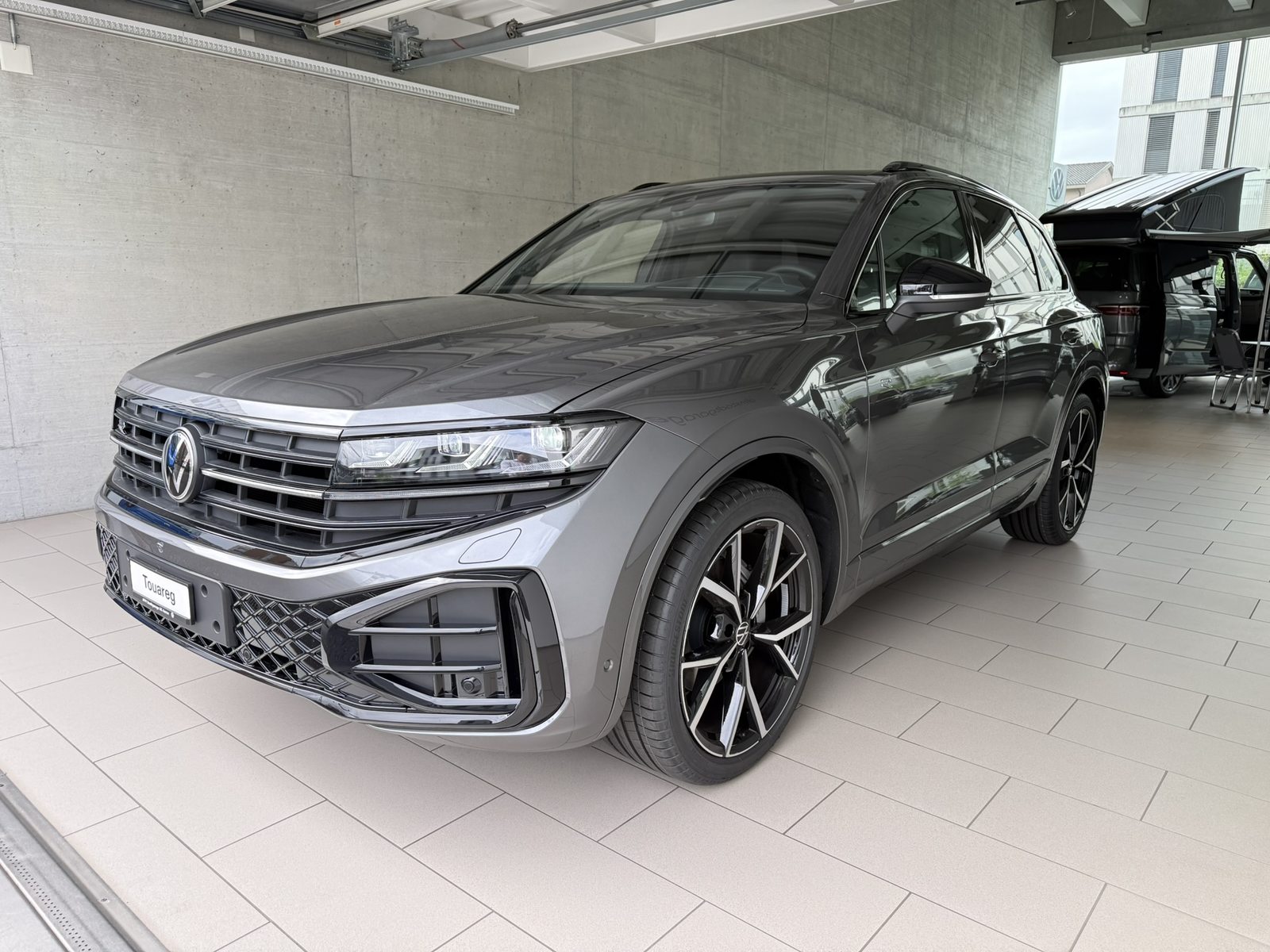 VW Touareg R-Line Final Edition, Diesel, Voiture nouvelle, Automatique - 3