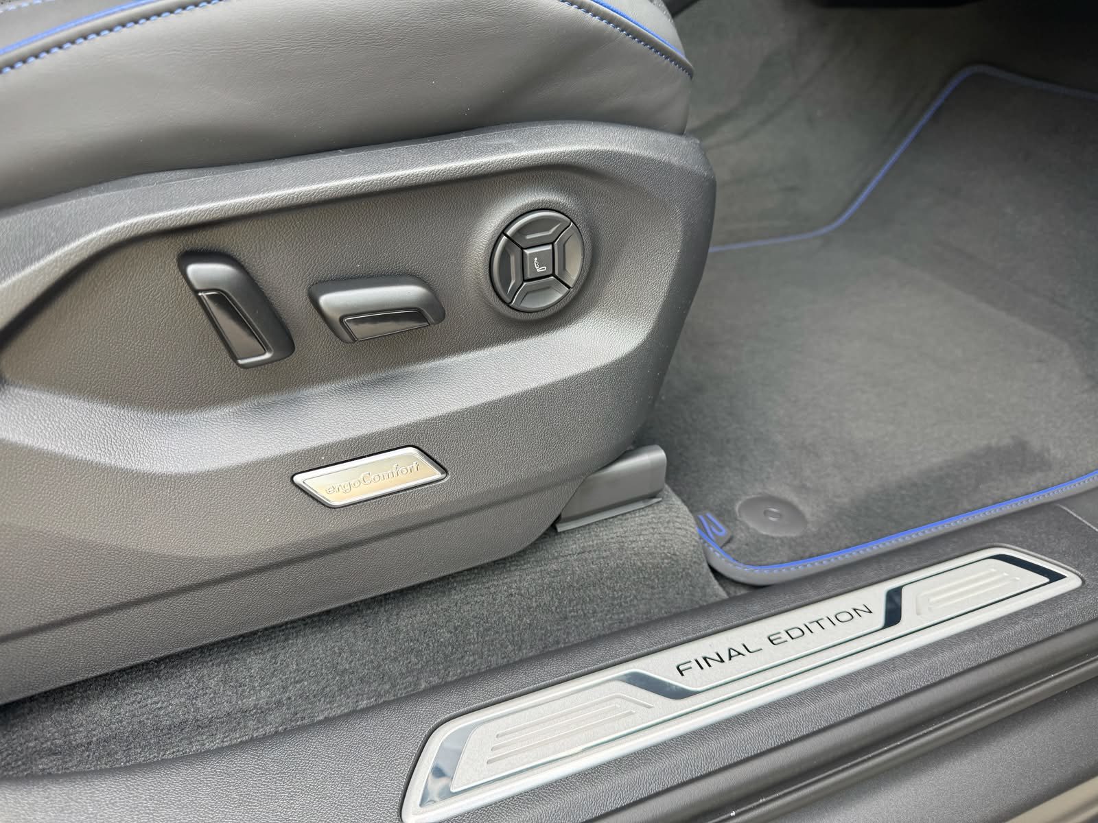 VW Touareg R Final Edition, Hybride Intégral Essence/Électricité, Voiture nouvelle, Automatique - 5