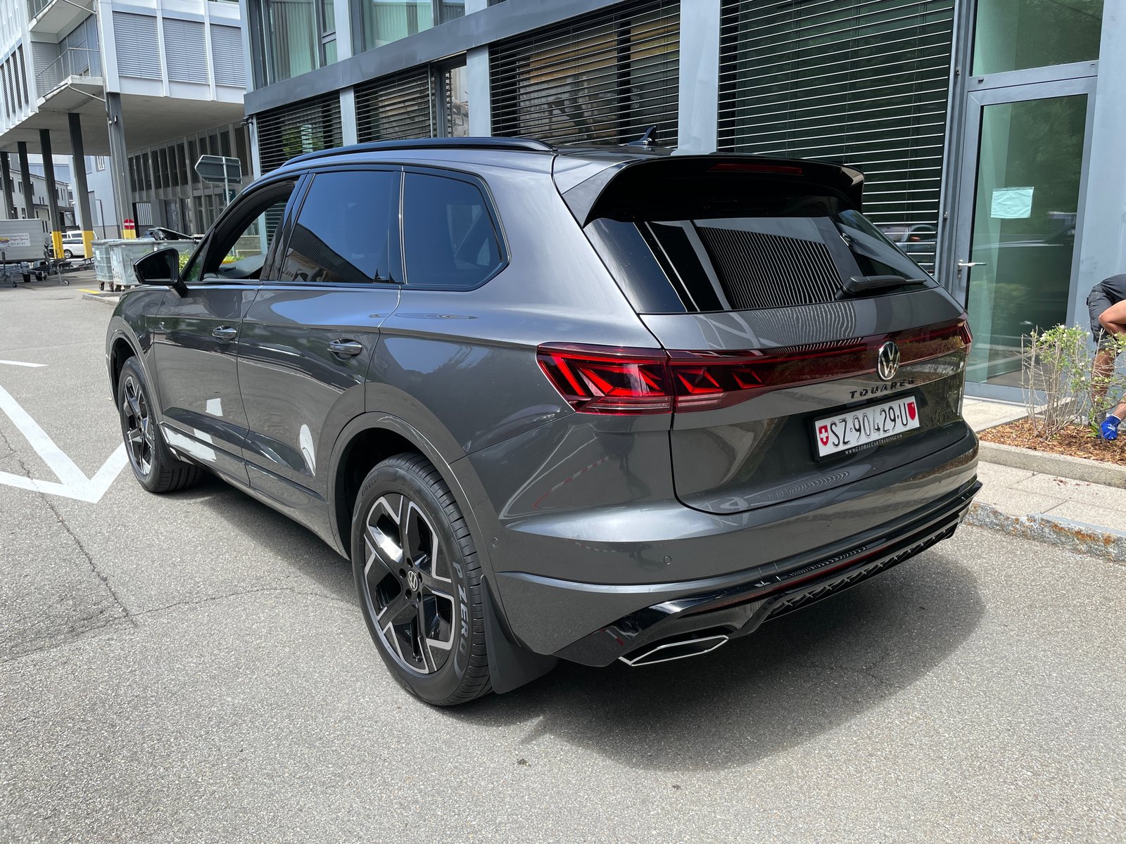VW Touareg 3.0 TDI R-Line Tiptronic Final Edition, Diesel, New car, Automatic - 3