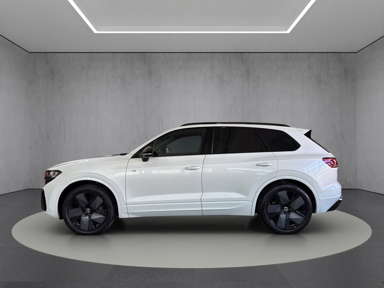 VW Touareg 3.0 TDI R-Line Lederpaket-Puglia-AHK-Pano-Luftfed, Diesel, Neuwagen, Automatik - 3